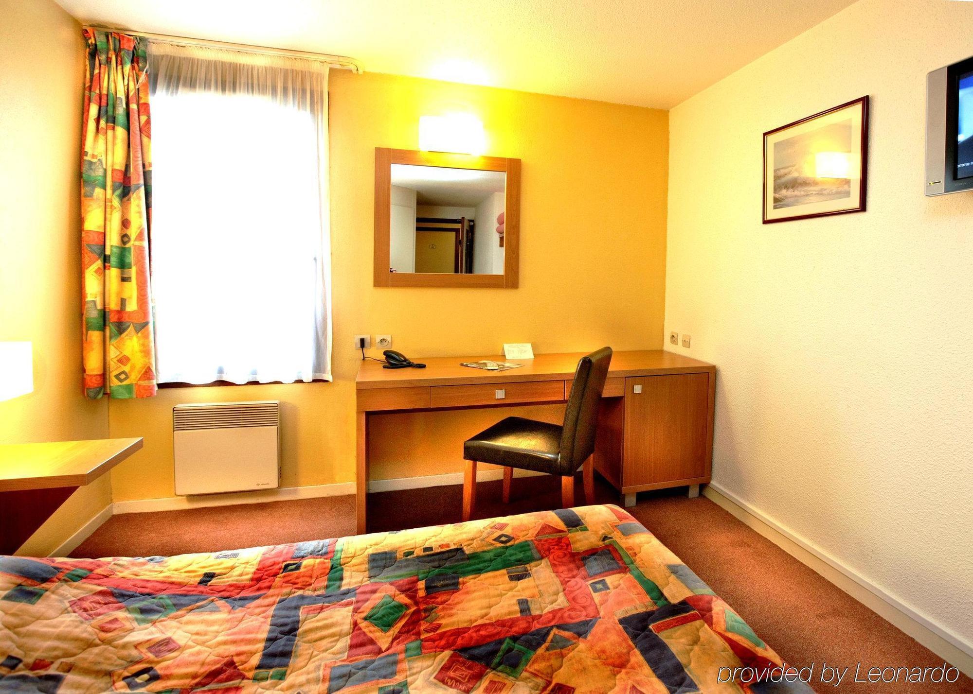 Brit Hotel L'Eclipse Nancy Heillecourt Bagian luar foto